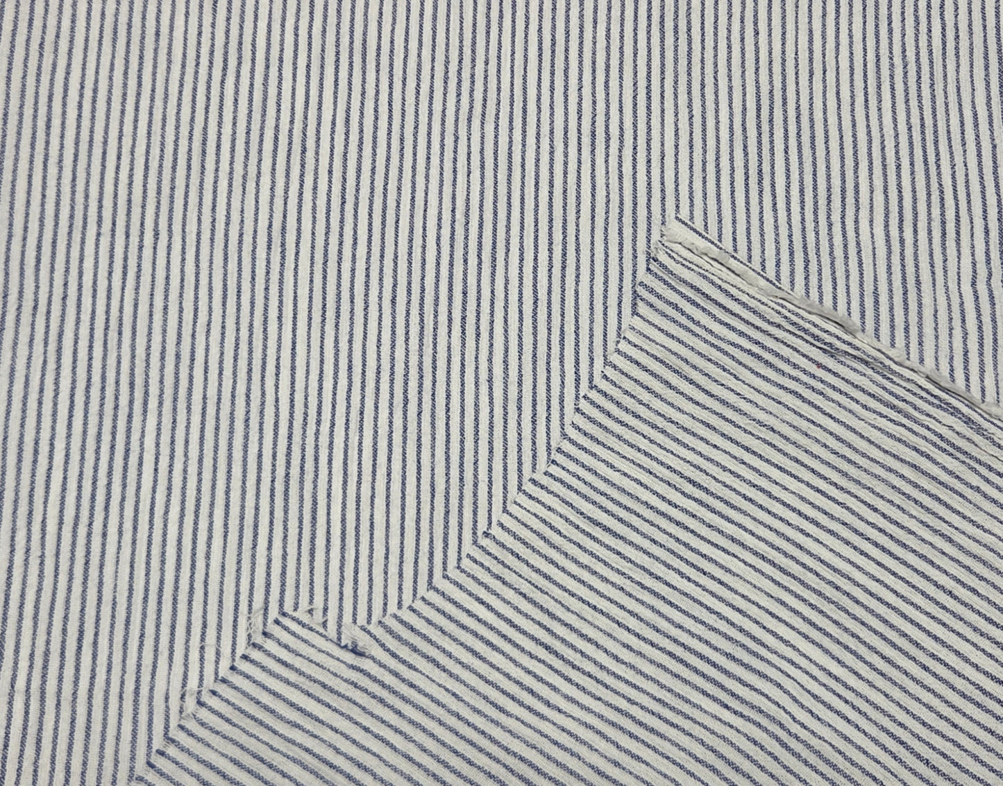 Blue White Stripe Crinkle Woven Cotton Yarn Dye Fabric