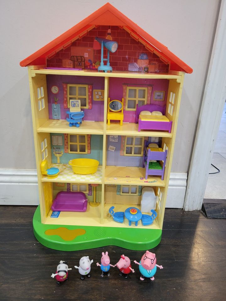 Collectible Peppa Pig Play Doll House Accessories included With Lights and Sounds
